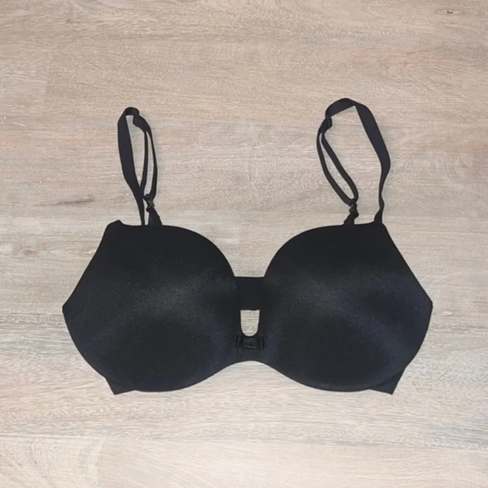 Victoria’s Secret Black Plunge Padded‎ Push Up Bra 32D